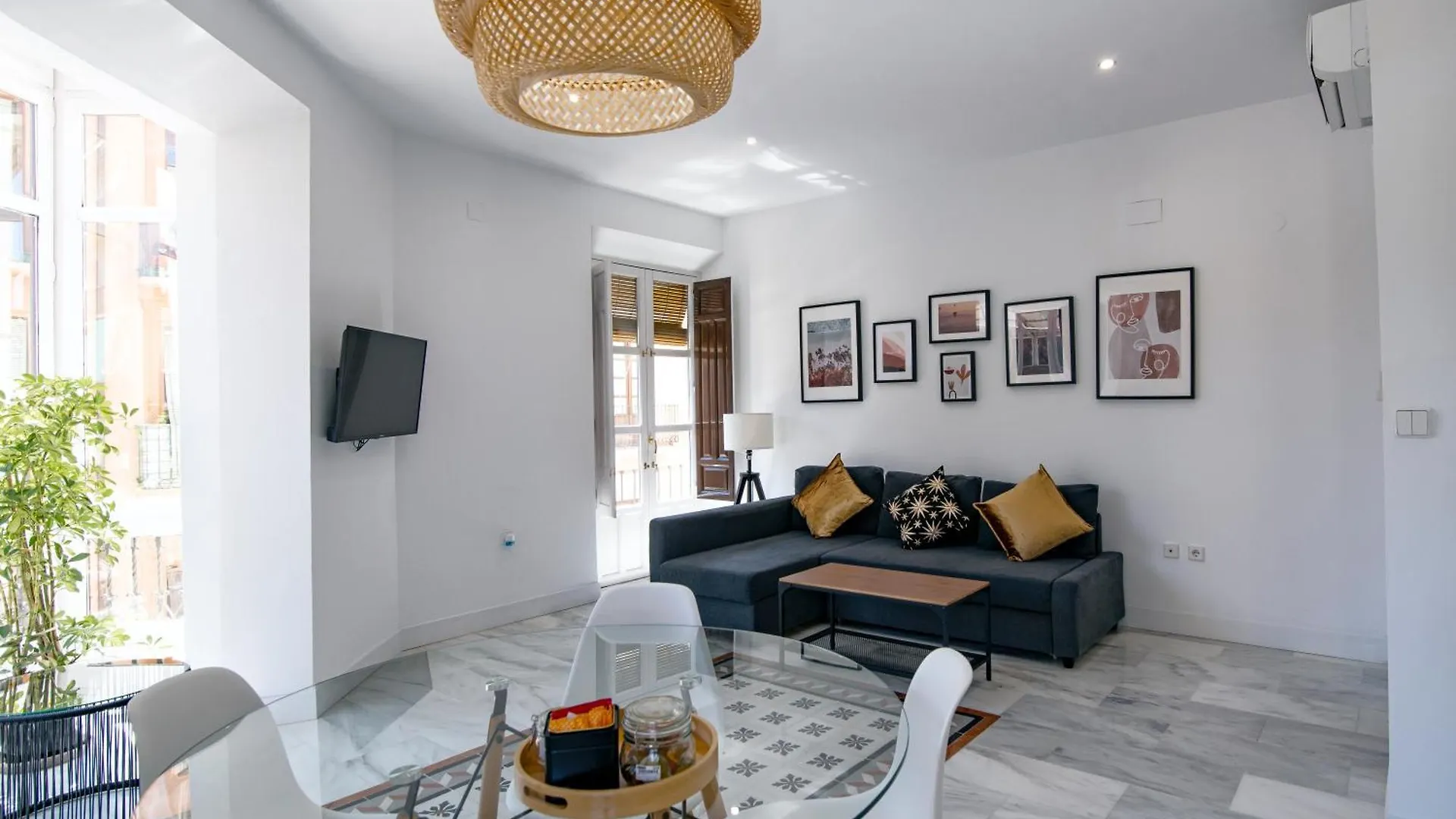 Granadi Apartamentos Granada