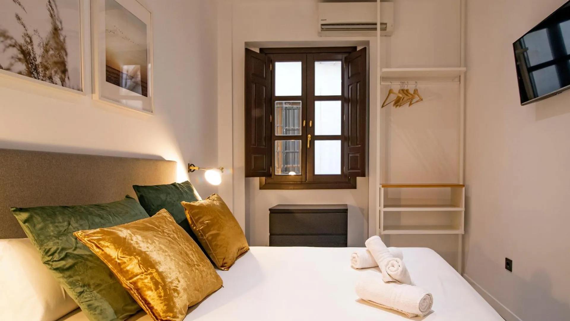 Granadi Apartamentos Granada